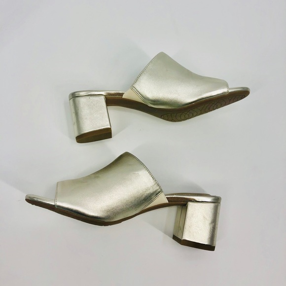 ✨Bandolino Silver Mule Heels / Sandal Slides 👡 - Picture 4 of 14